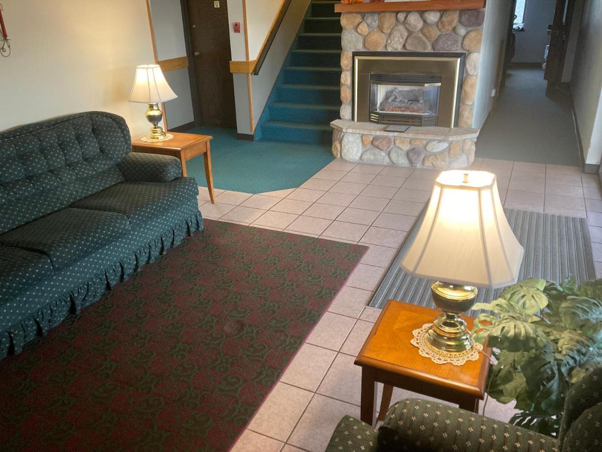 Landmark Motel Clintonville Экстерьер фото