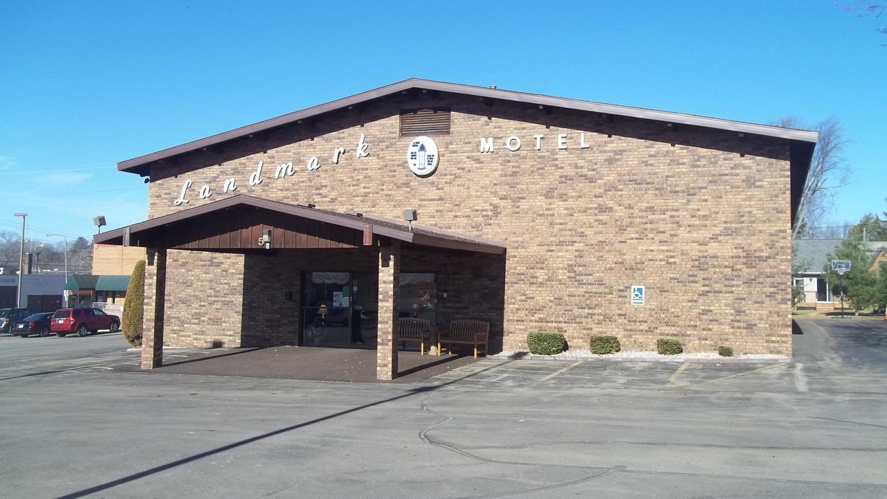 Landmark Motel Clintonville Экстерьер фото
